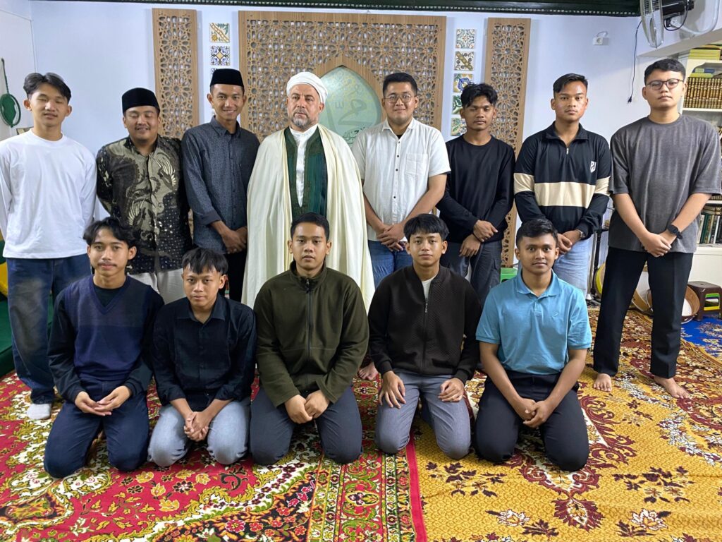 زيارة وفد من دار القلم للعلوم بالجمهورية الاندنيسية