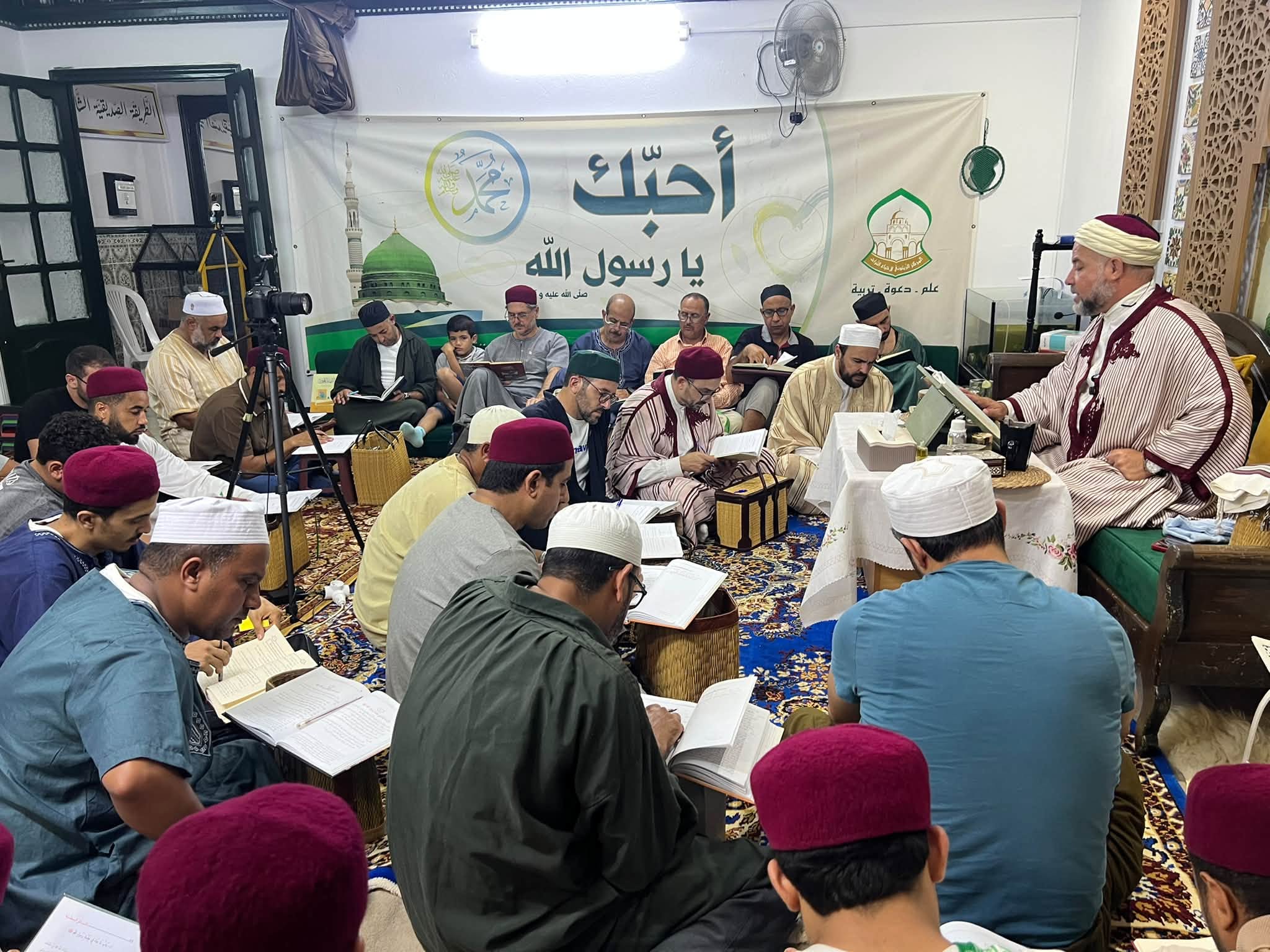 دورةٌ في كتاب «الشمائل المحمدية والخصال المصطفوية»